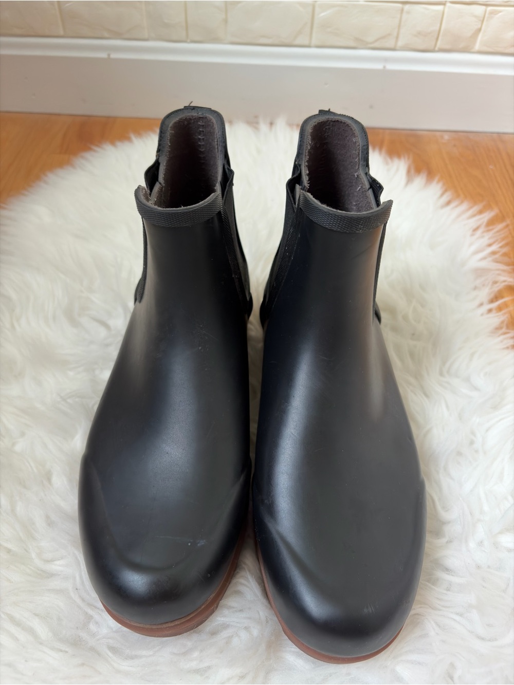 Black Chelsea Rain Boots - Slip-On Waterproof Style